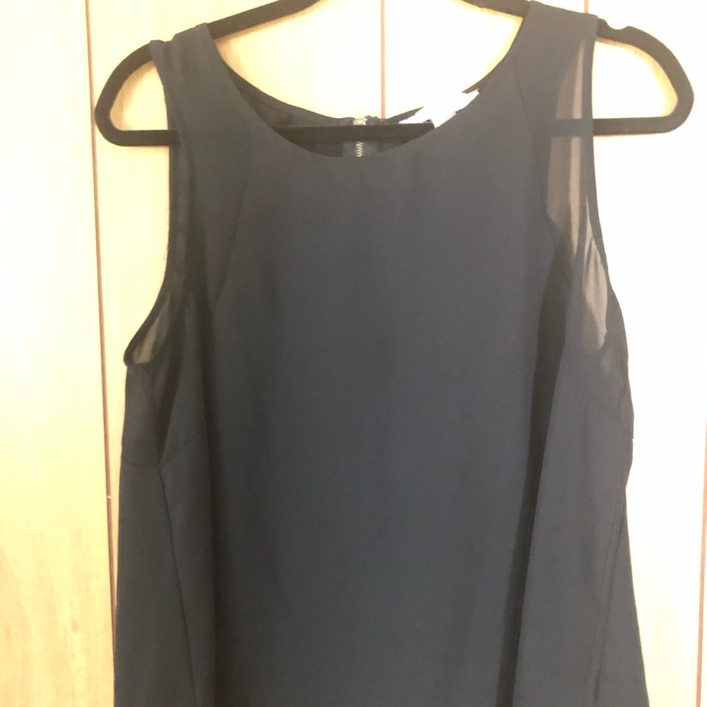 Black flowey forever 21 tank